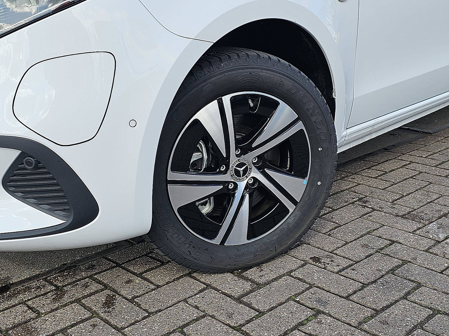 Mercedes-Benz Mercedes-Benz