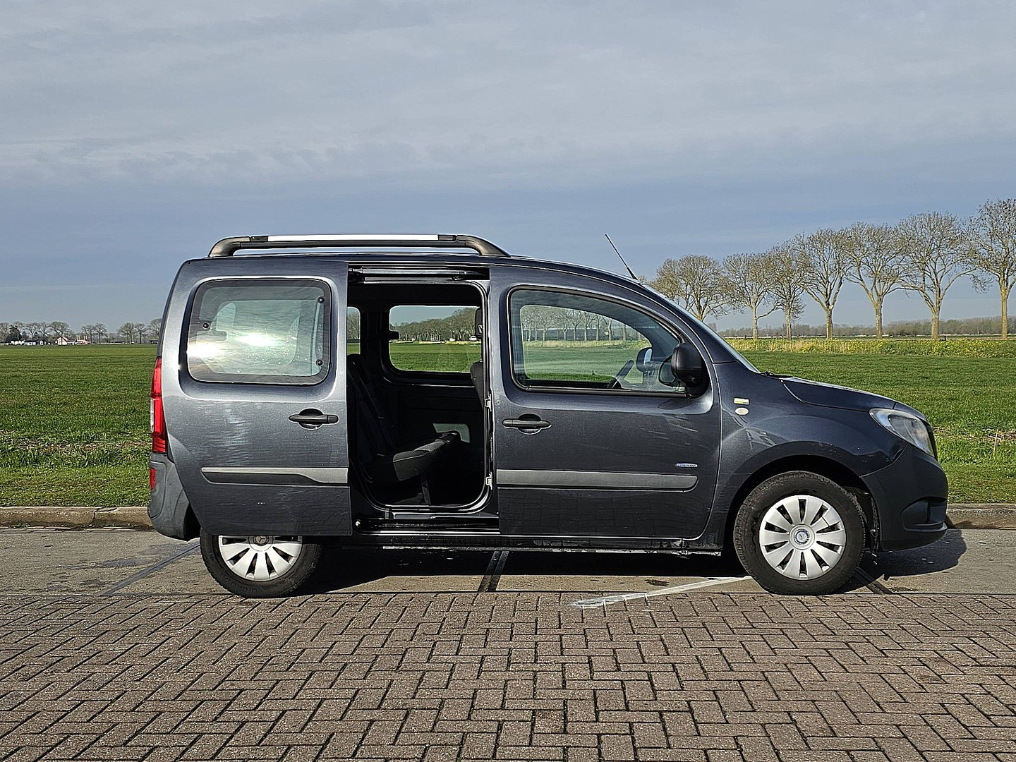 Mercedes-Benz Mercedes-Benz