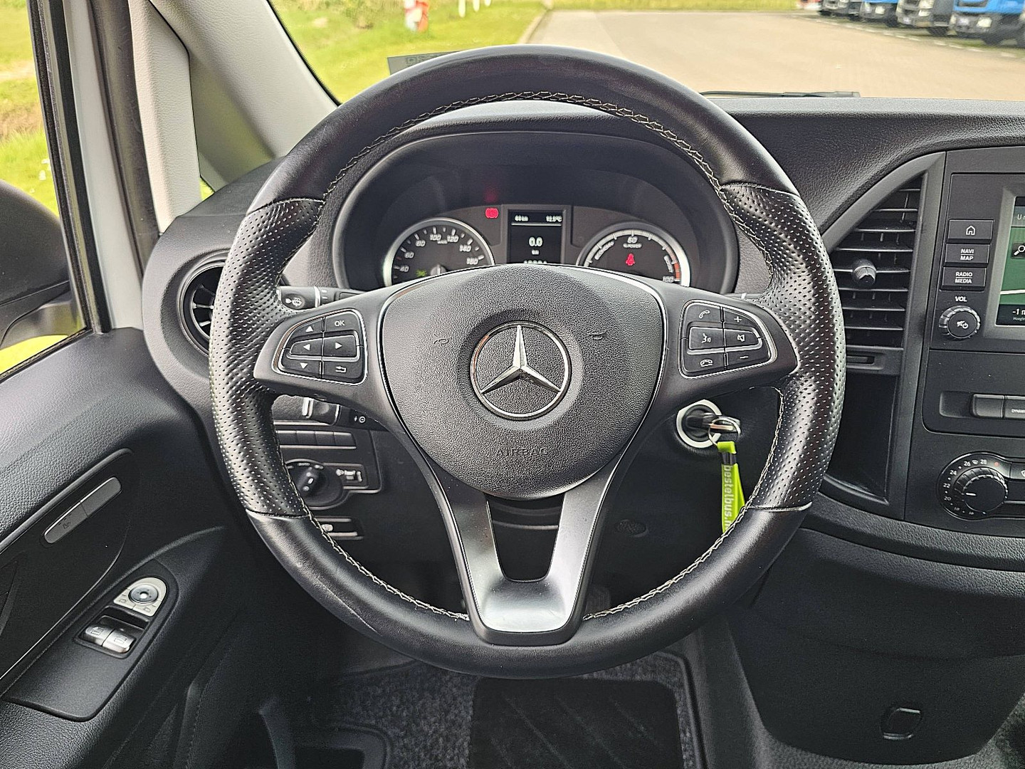 Mercedes-Benz Mercedes-Benz