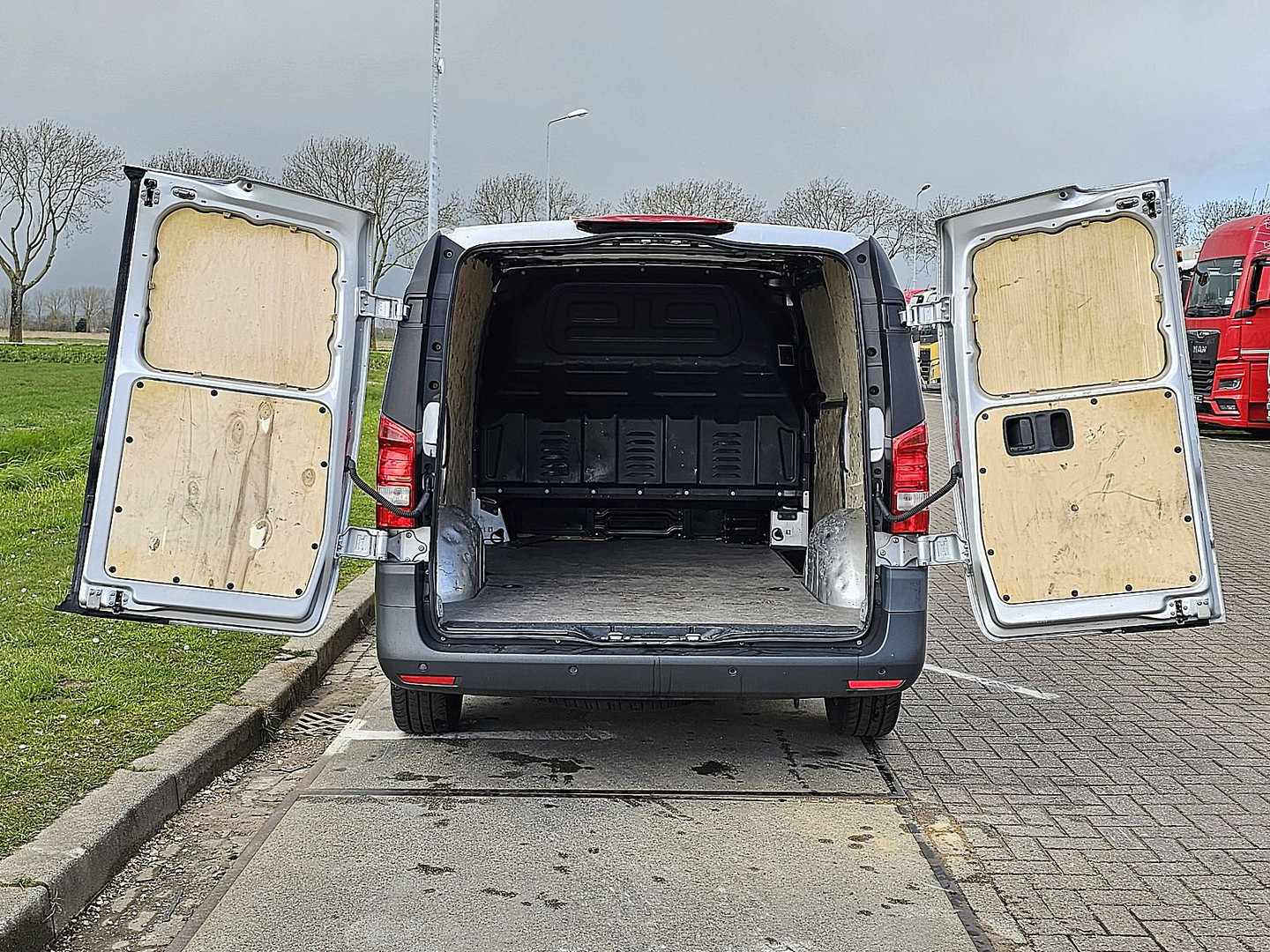 Mercedes-Benz Mercedes-Benz