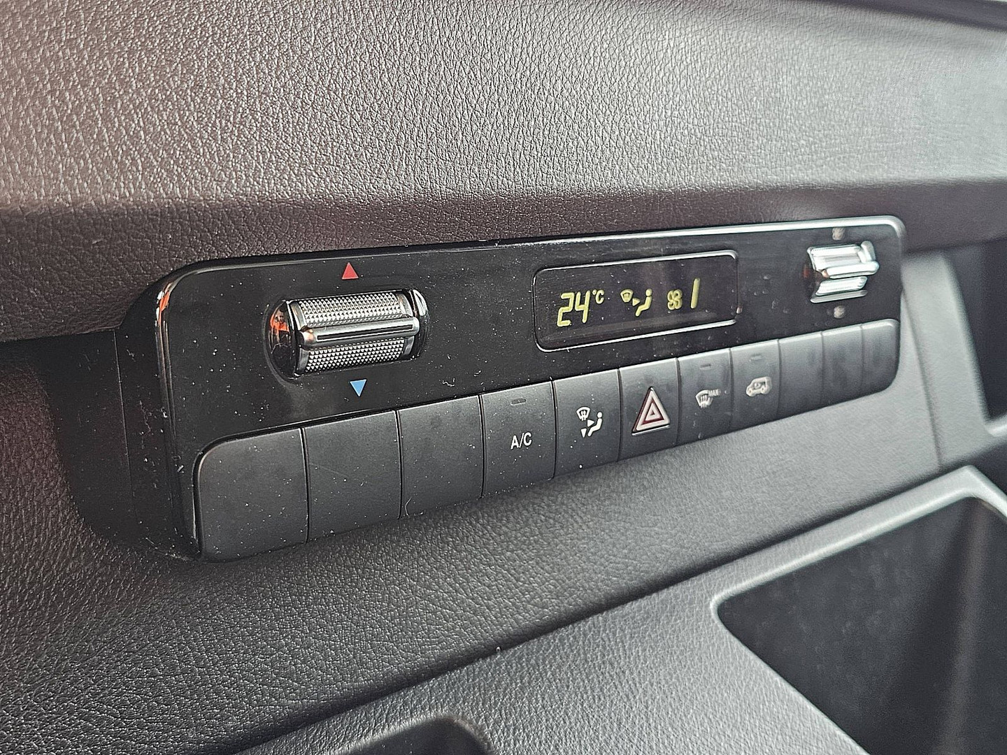 Mercedes-Benz Mercedes-Benz