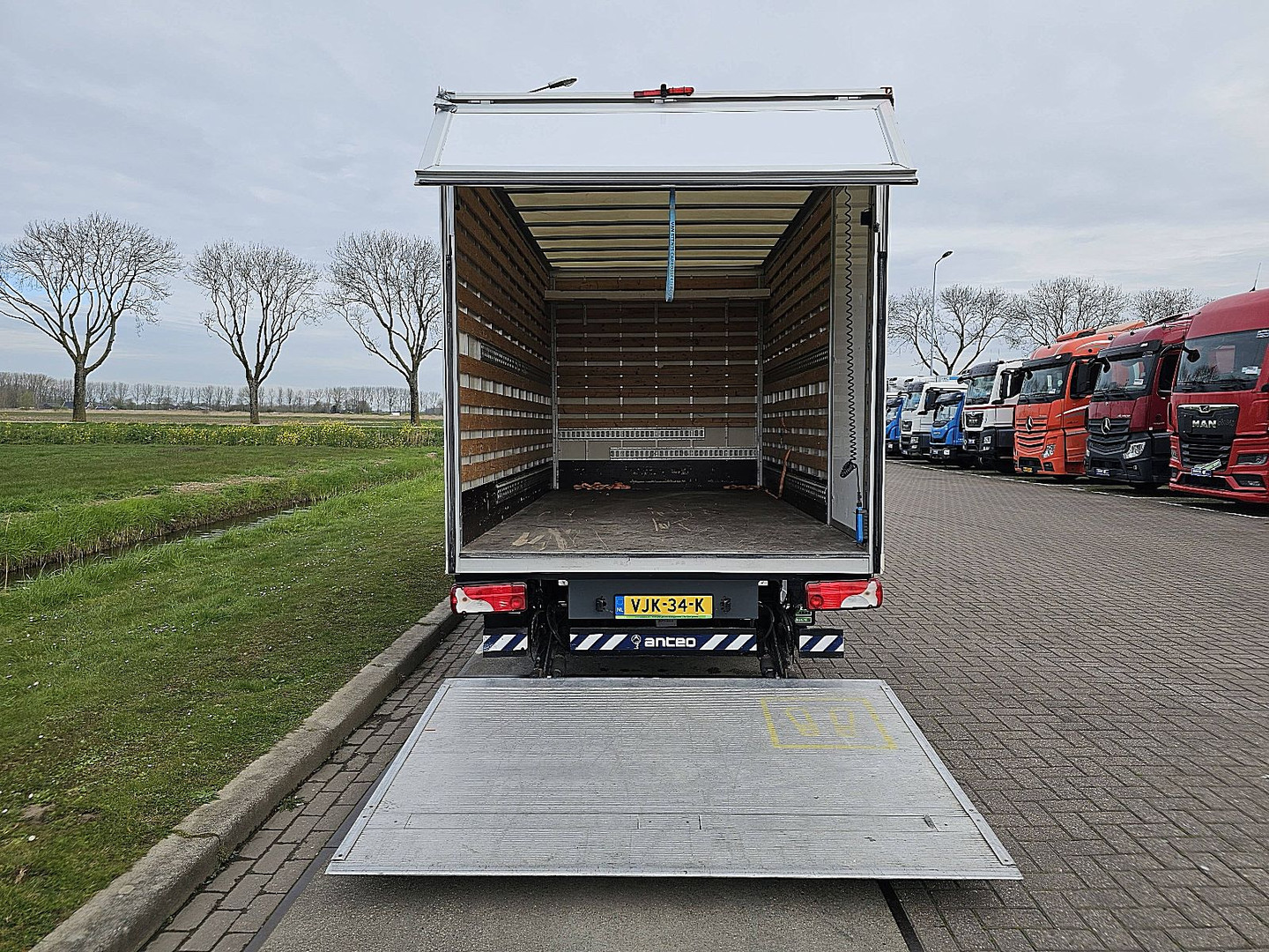 Mercedes-Benz Mercedes-Benz