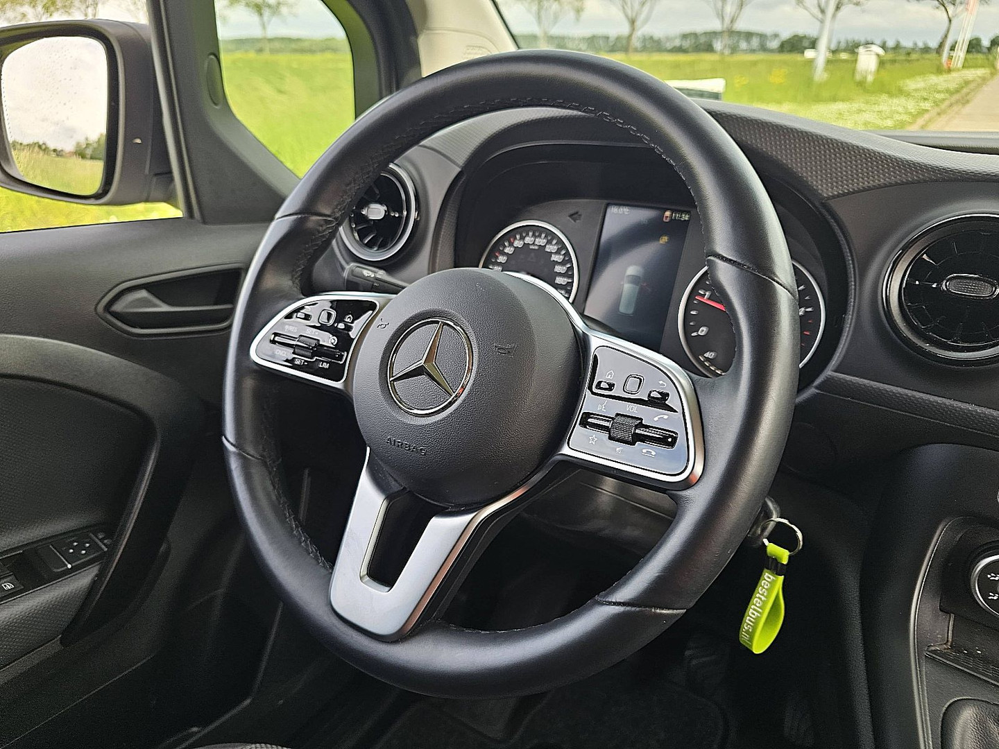Mercedes-Benz Mercedes-Benz