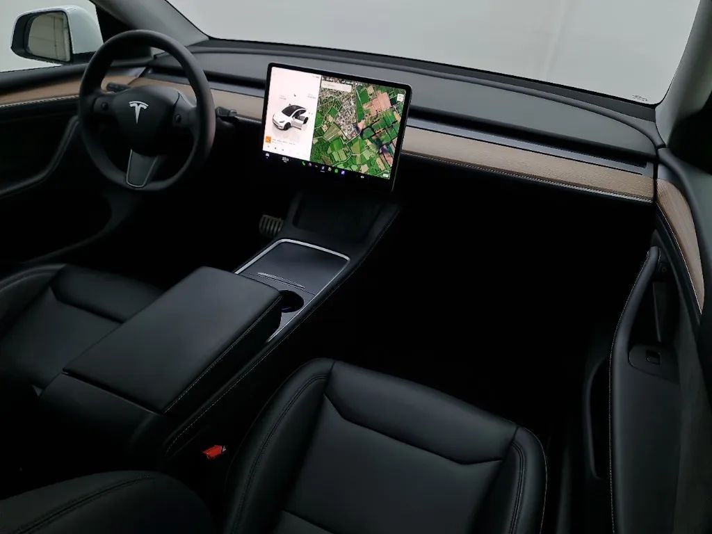 Tesla Tesla