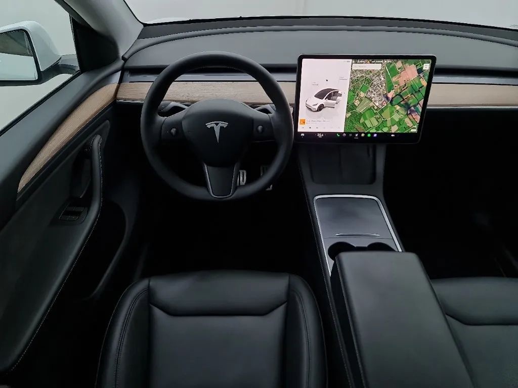 Tesla Tesla