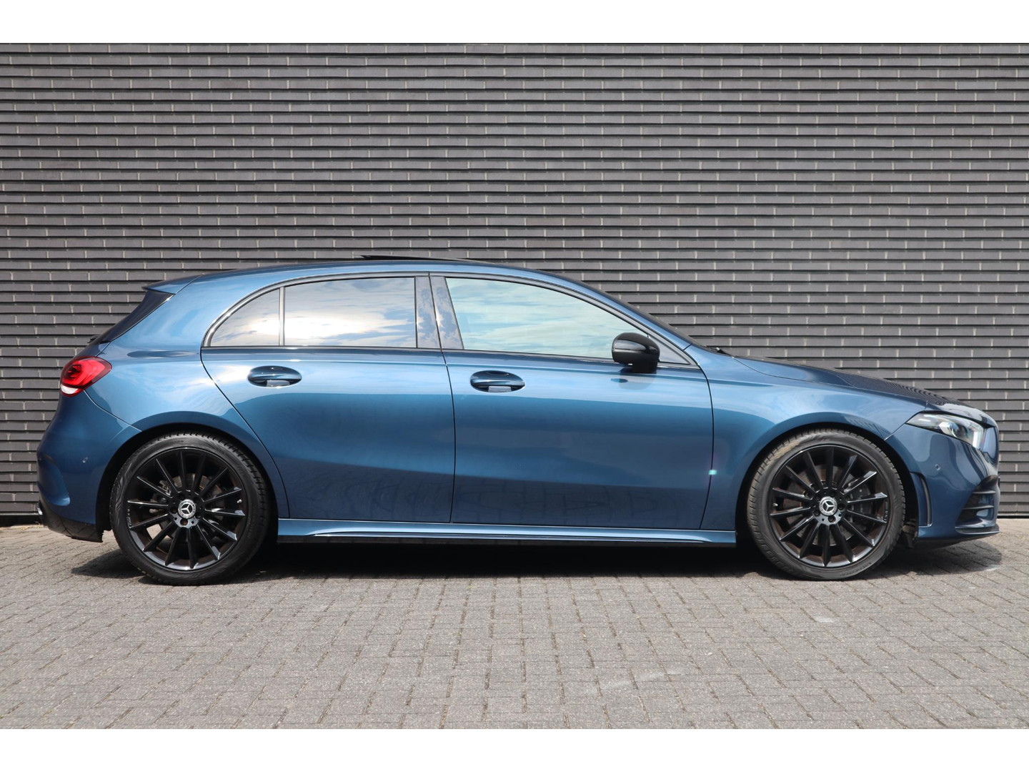 Mercedes-Benz Mercedes-Benz