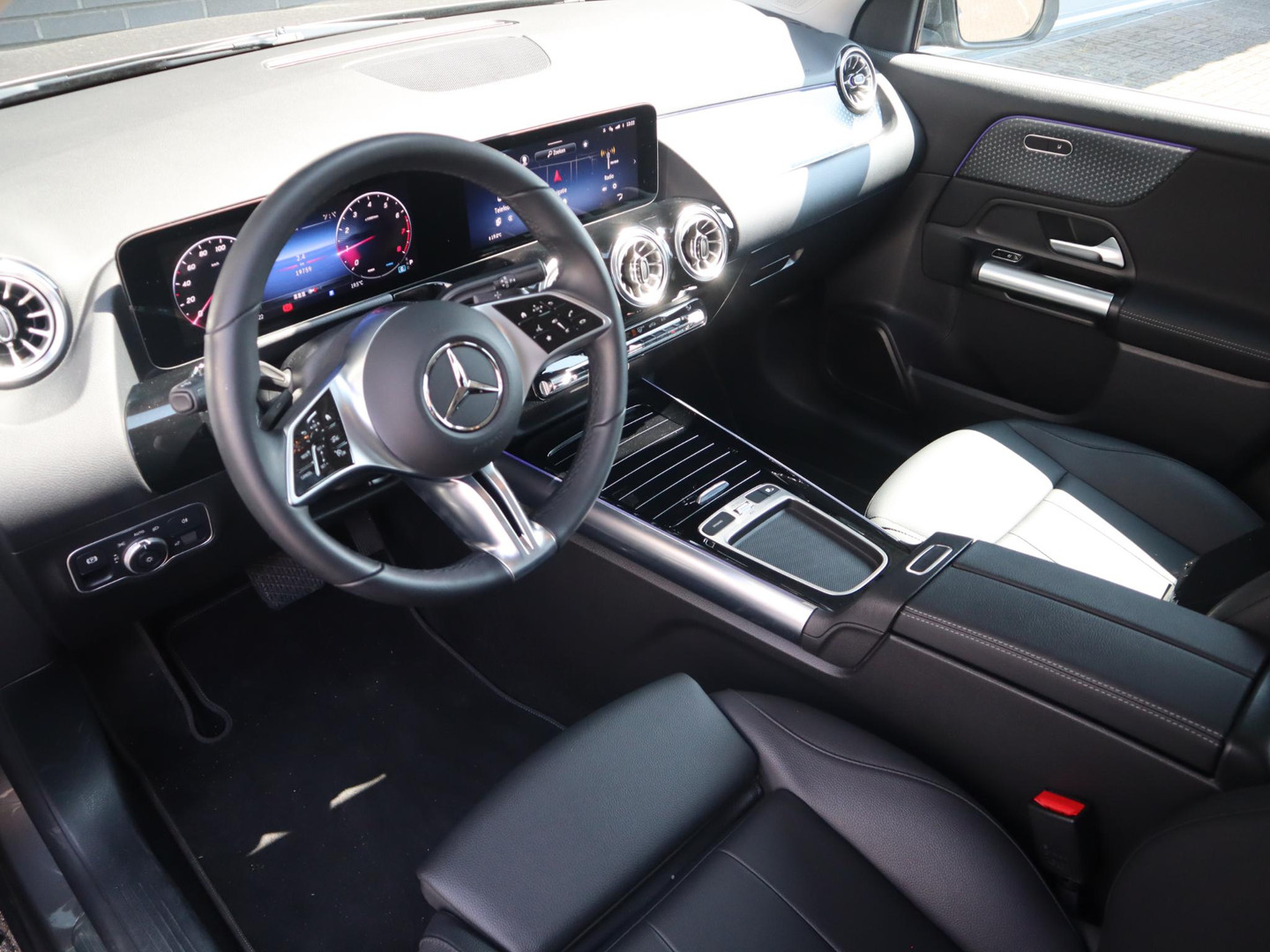 Mercedes-Benz Mercedes-Benz