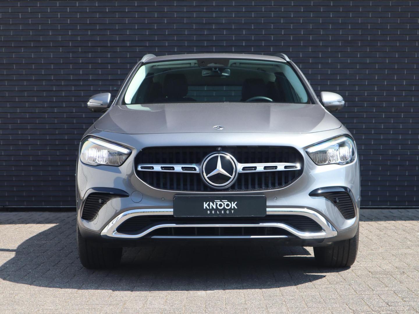 Mercedes-Benz Mercedes-Benz