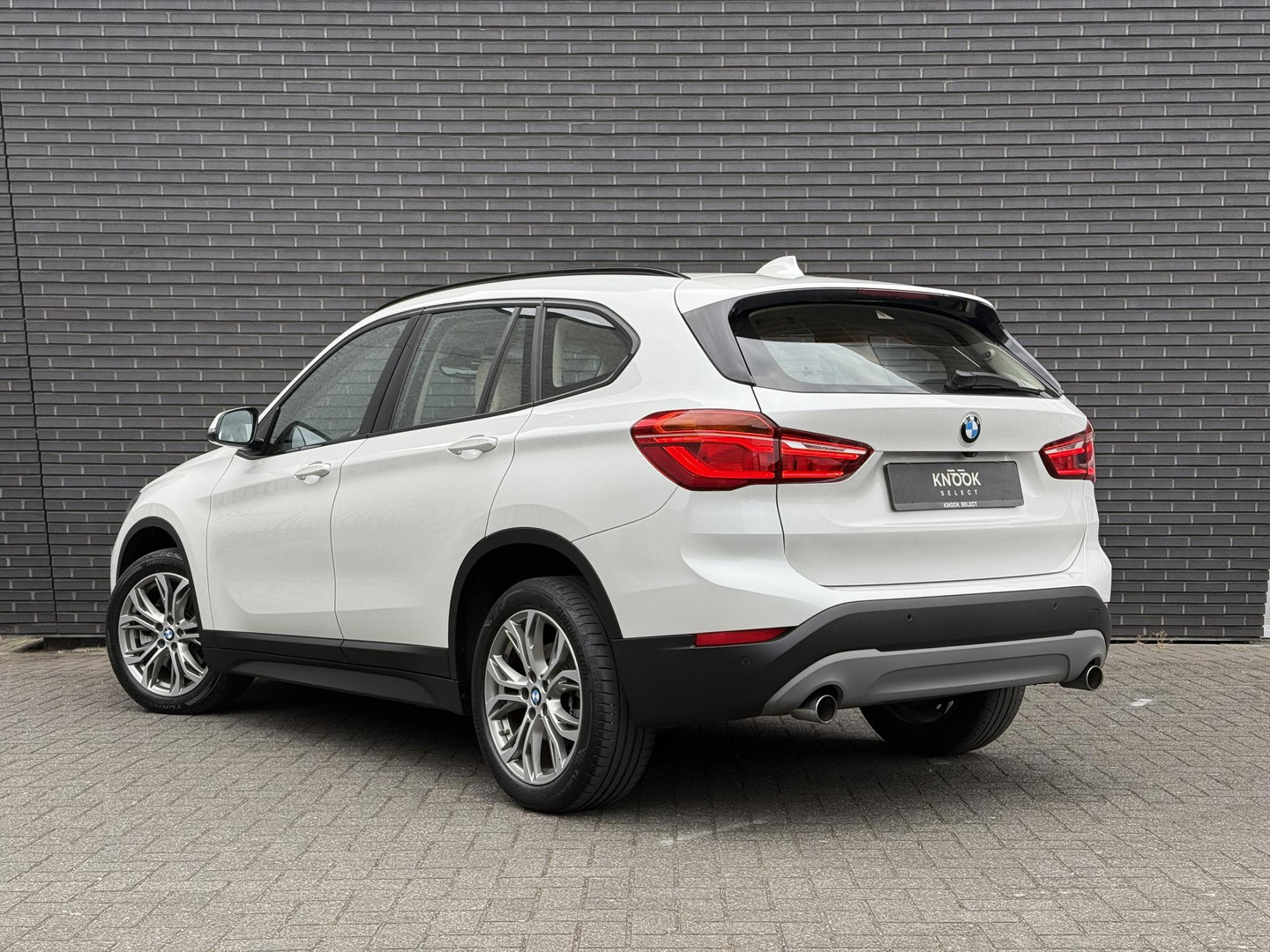 BMW BMW