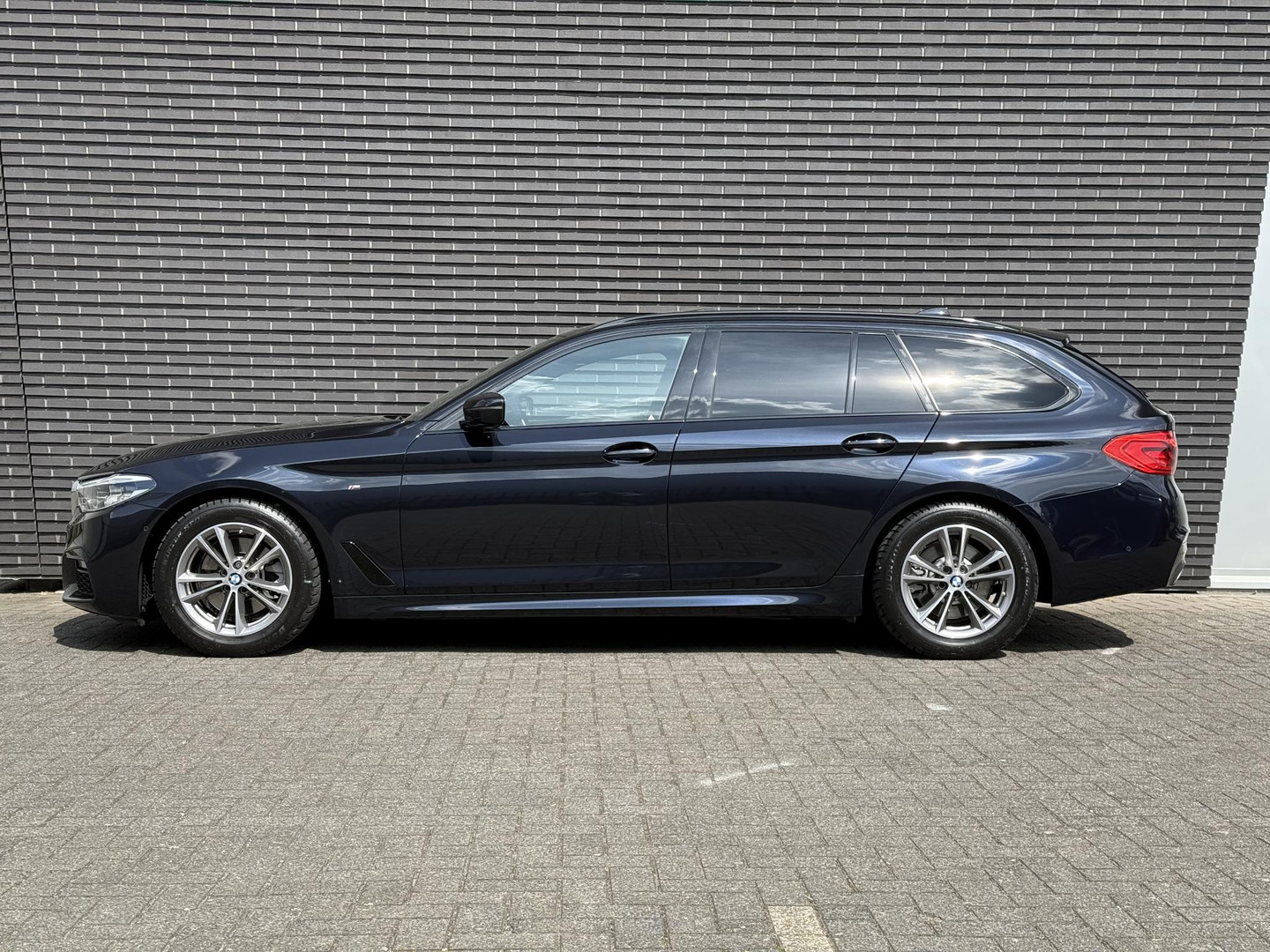 BMW BMW