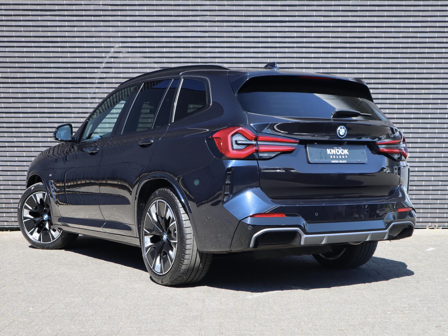 BMW BMW