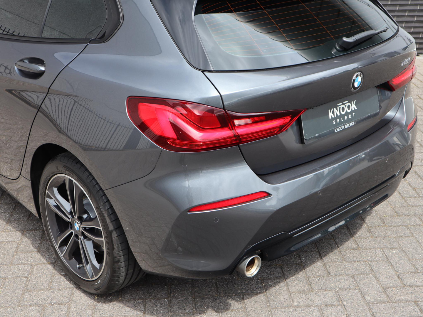 BMW BMW