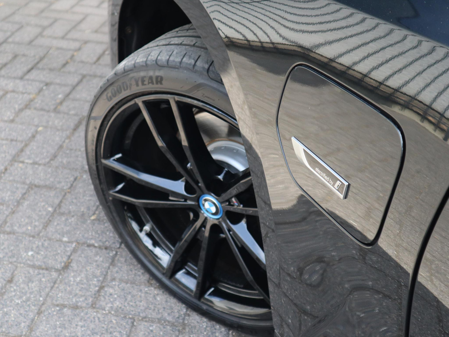BMW BMW