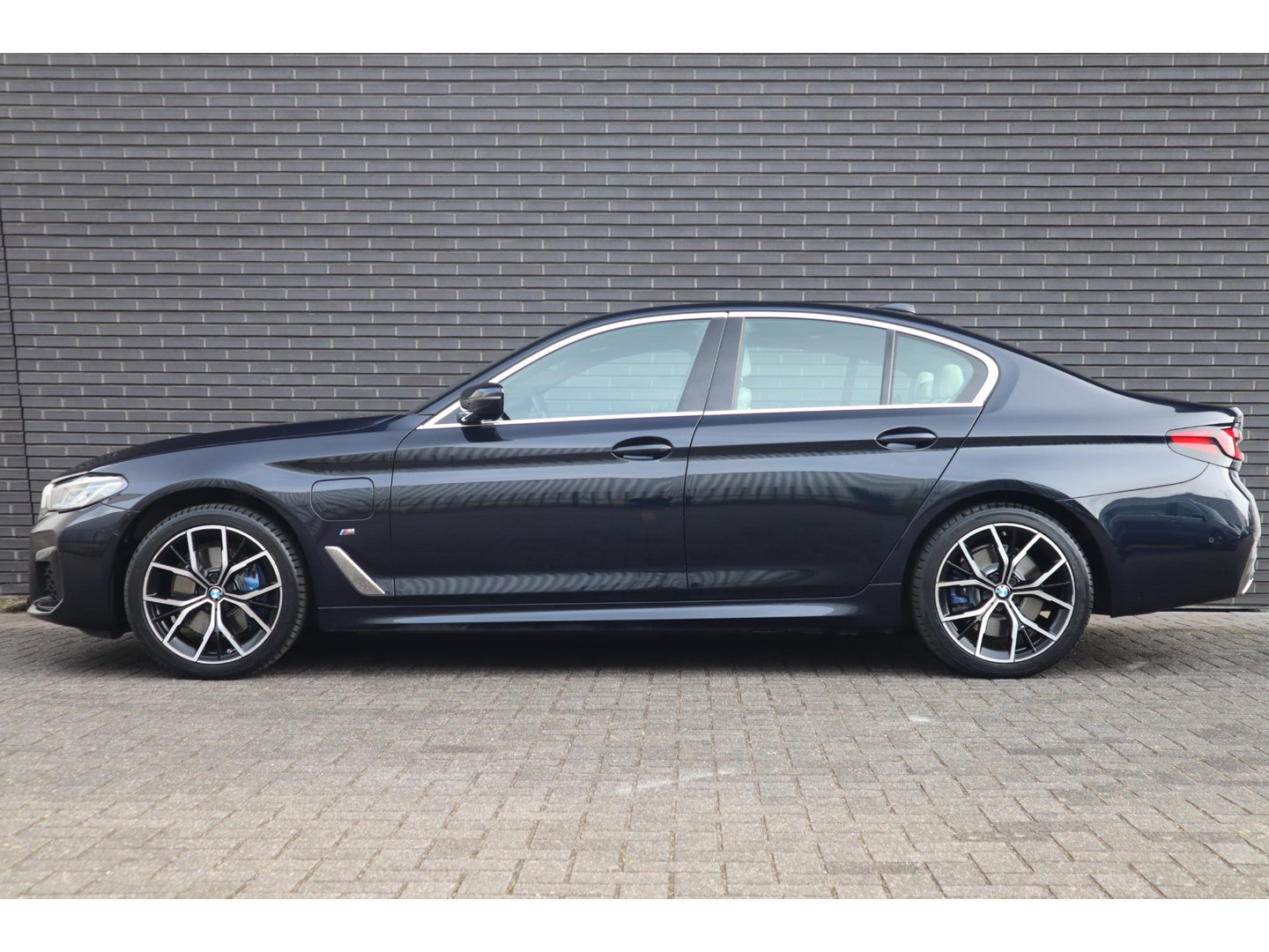 BMW BMW