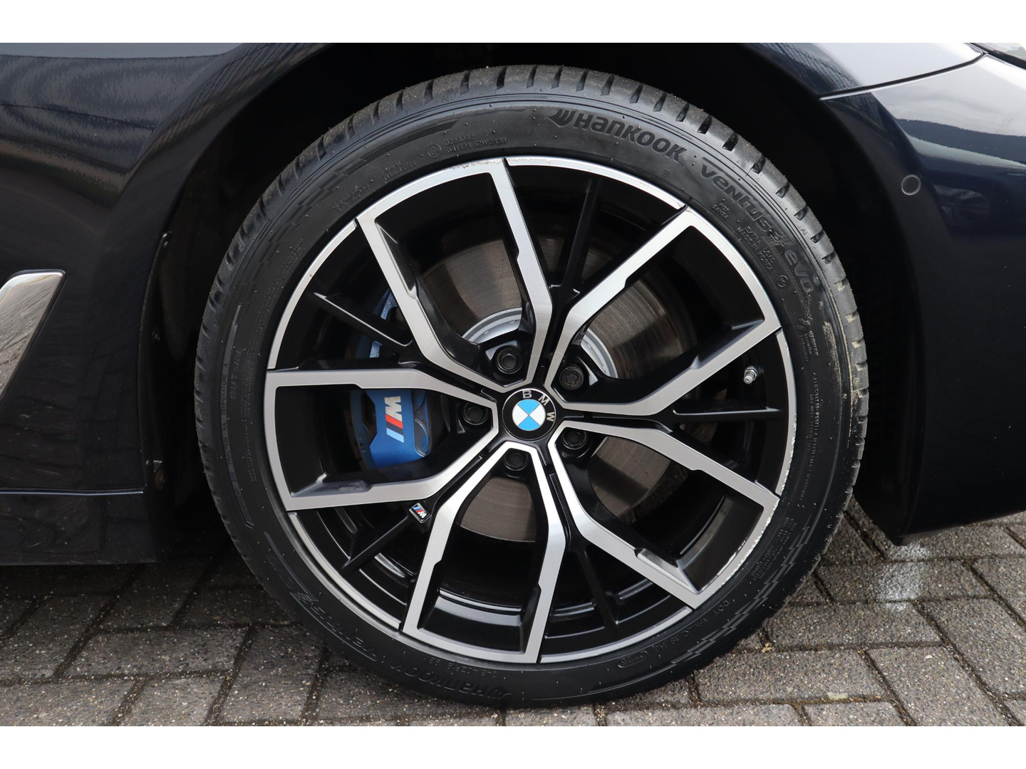 BMW BMW