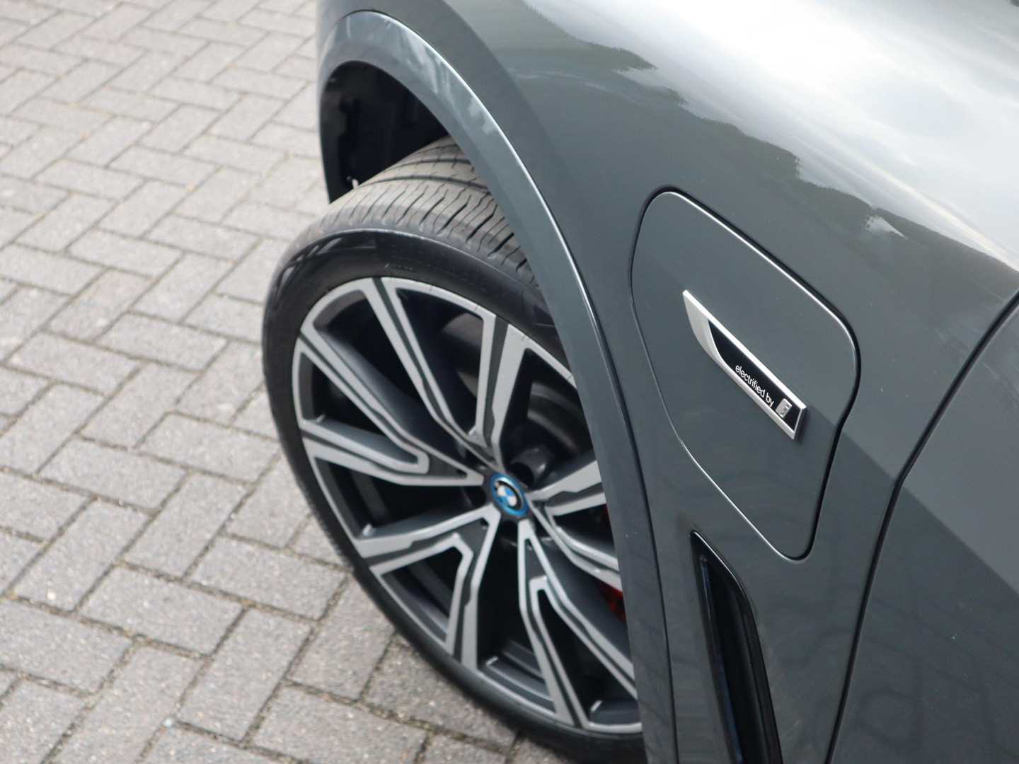 BMW BMW
