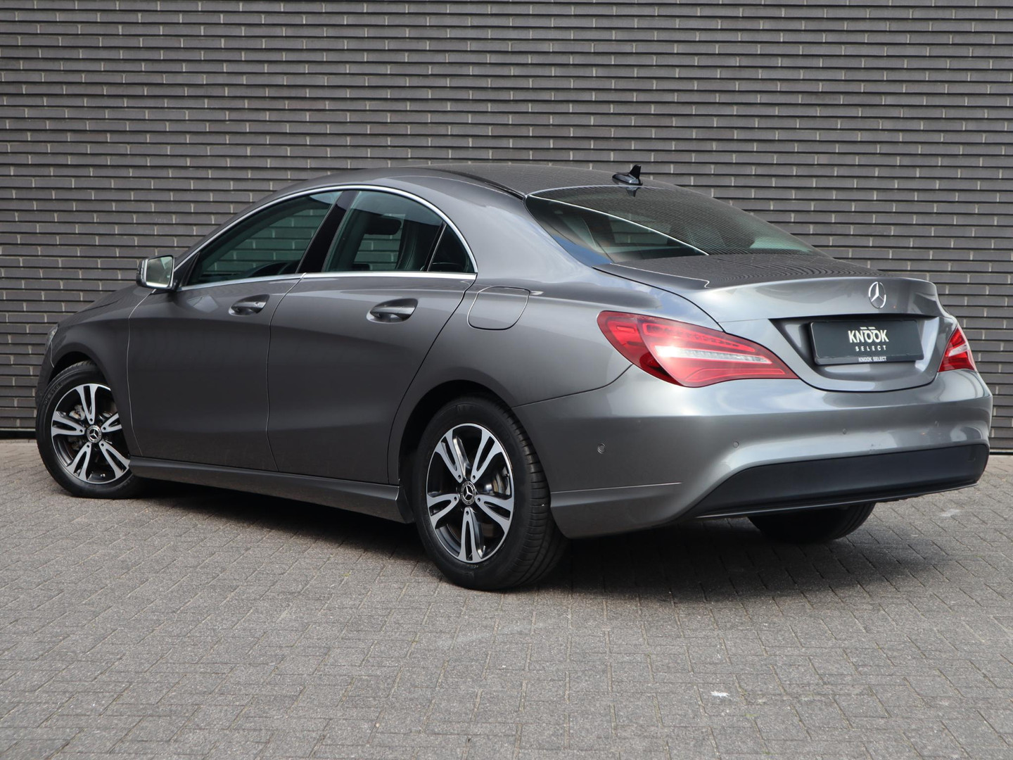 Mercedes-Benz Mercedes-Benz