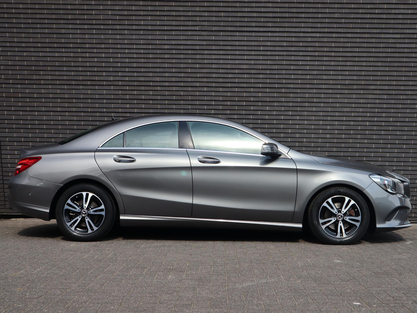 Mercedes-Benz Mercedes-Benz
