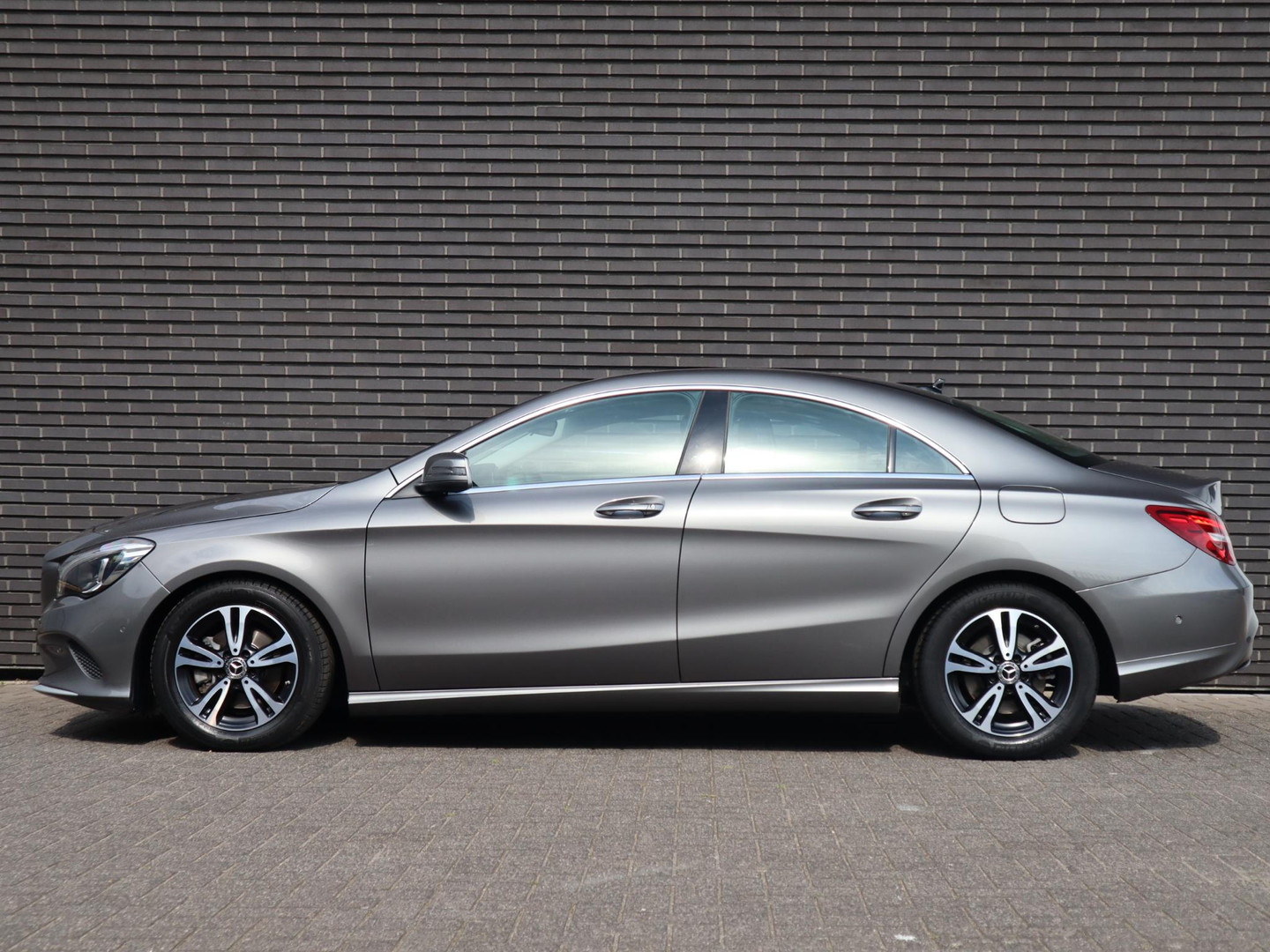 Mercedes-Benz Mercedes-Benz