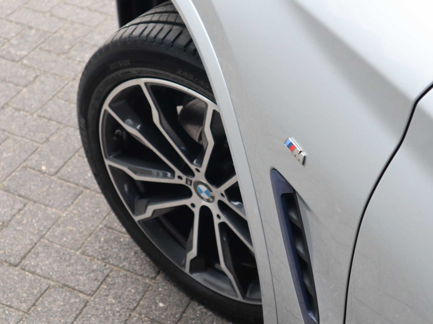 BMW BMW