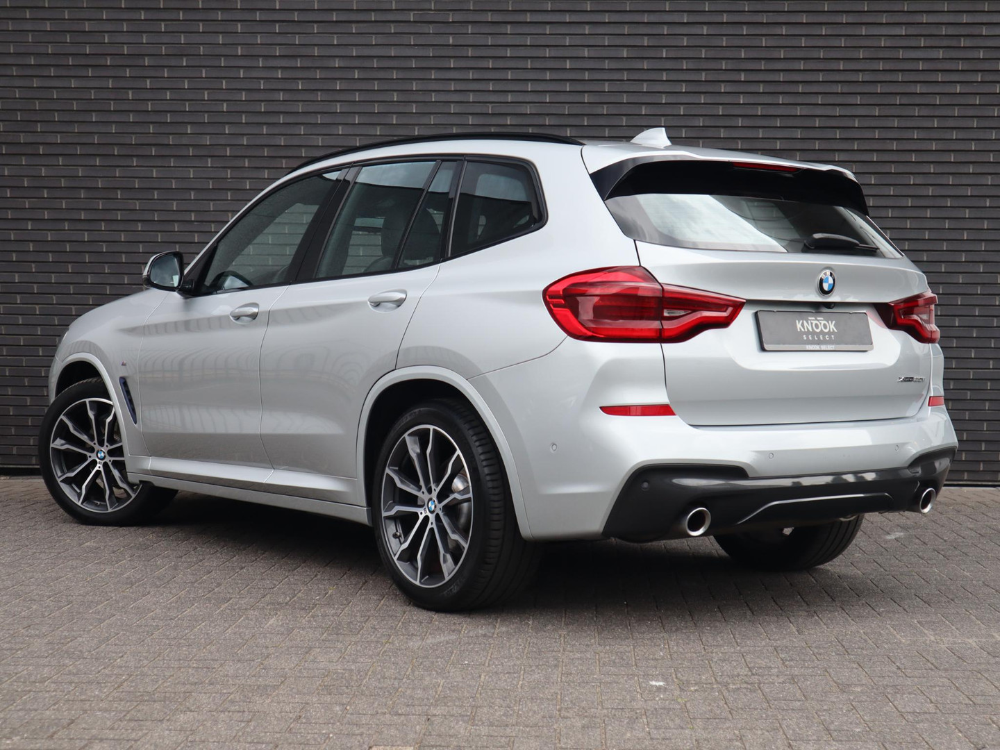 BMW BMW