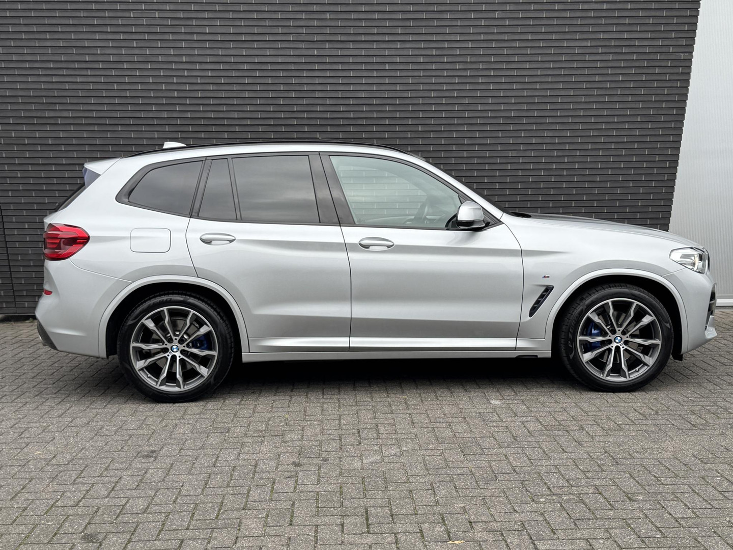 BMW BMW