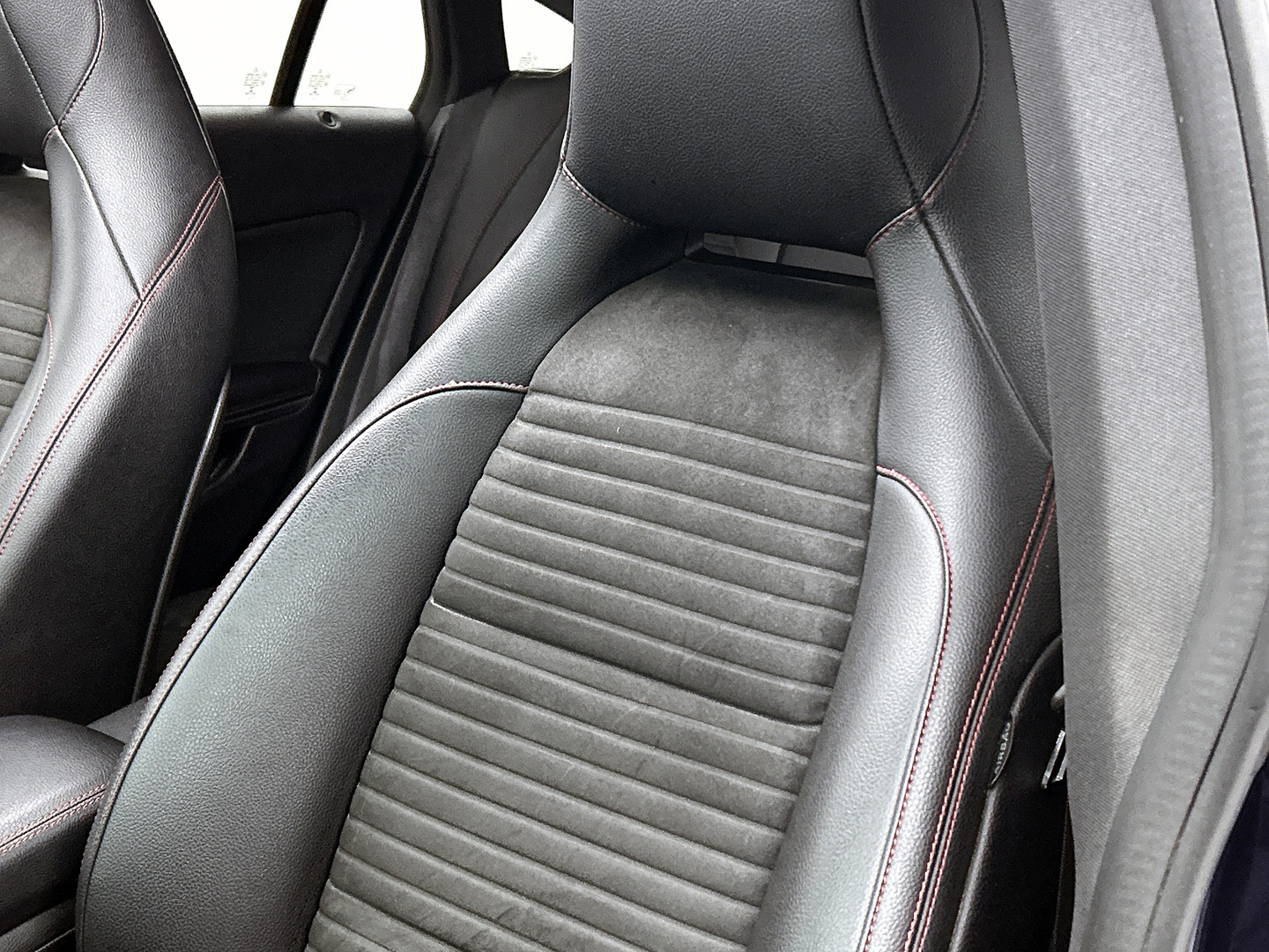 Mercedes-Benz Mercedes-Benz