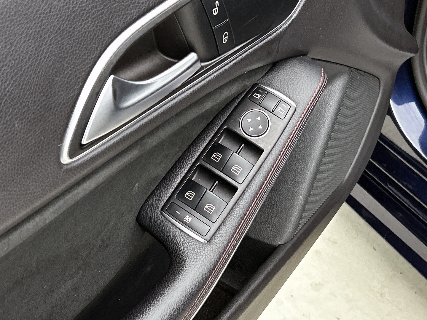 Mercedes-Benz Mercedes-Benz