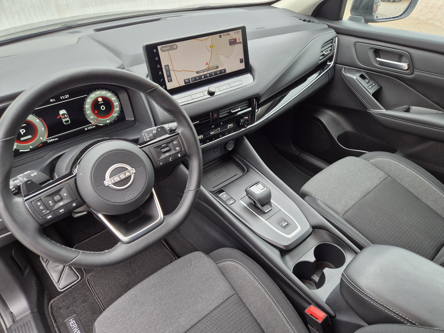 Nissan Nissan