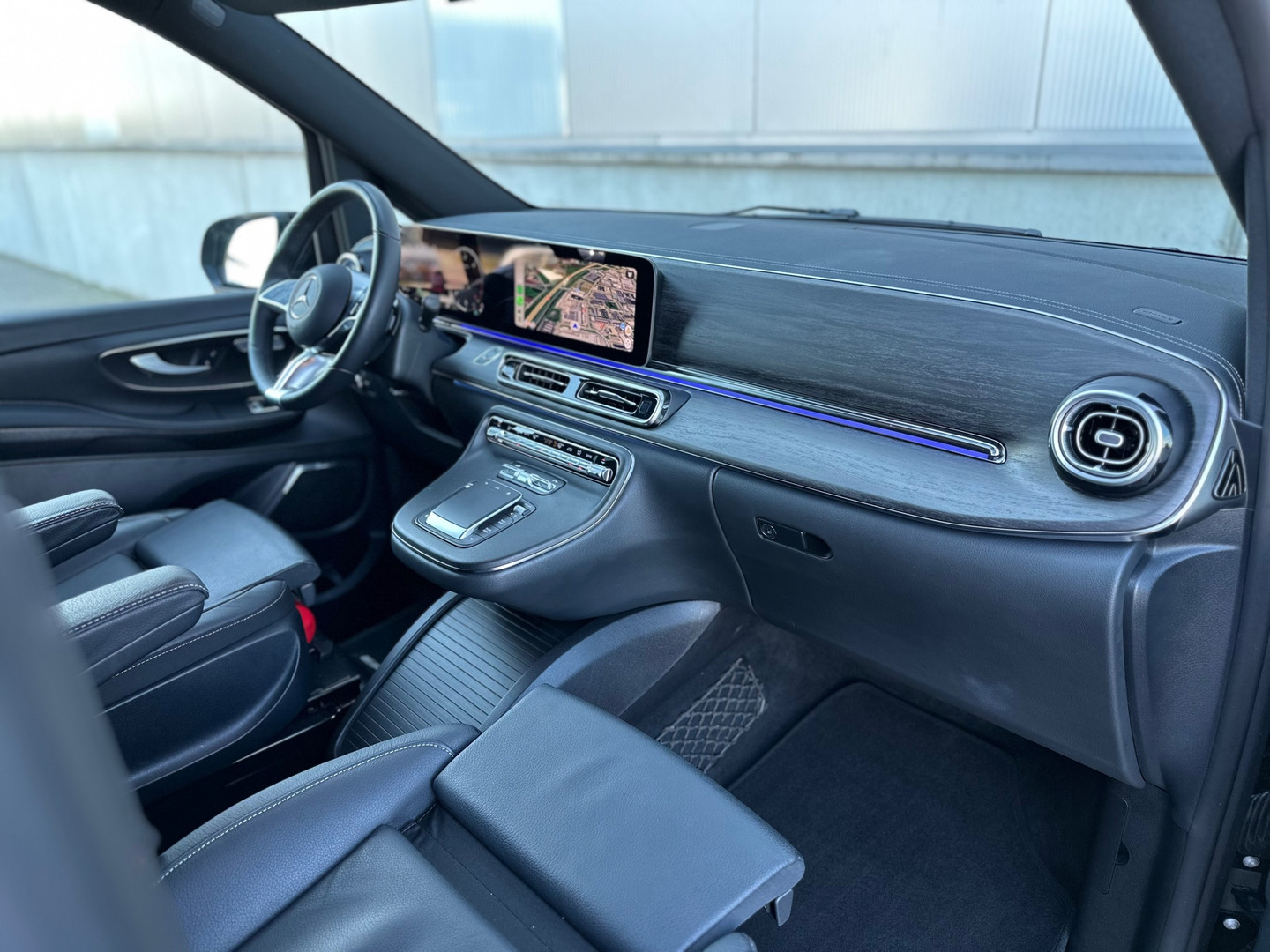 Mercedes-Benz Mercedes-Benz