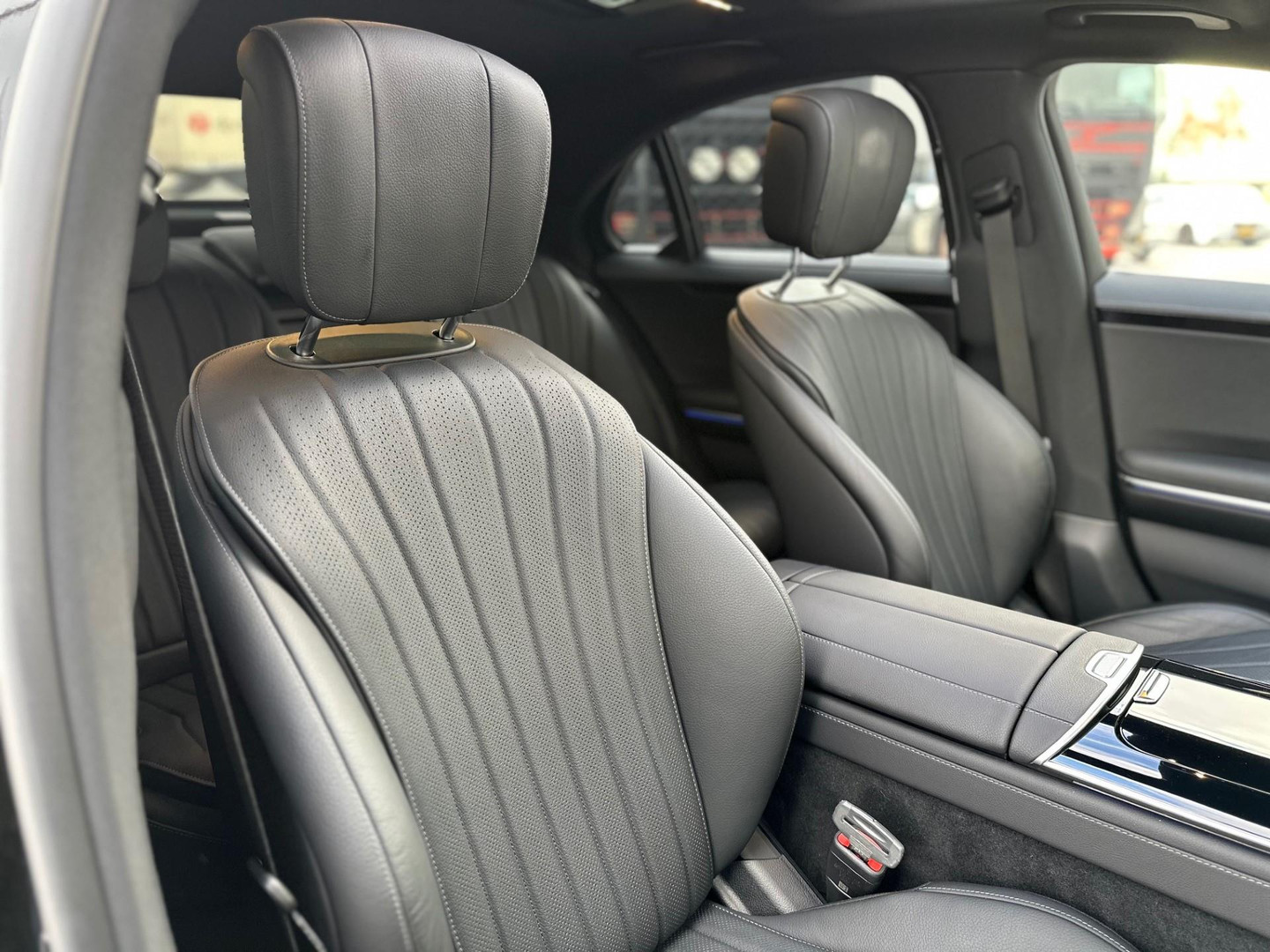 Mercedes-Benz Mercedes-Benz