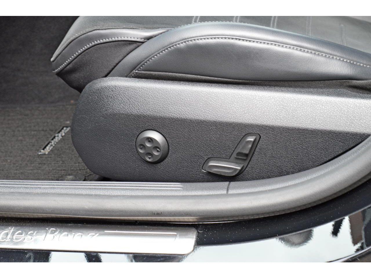 Mercedes-Benz Mercedes-Benz