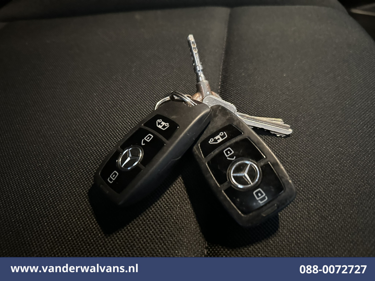 Mercedes-Benz Mercedes-Benz