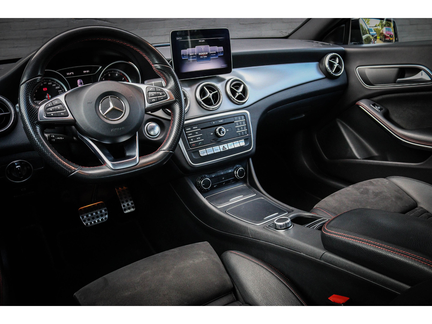 Mercedes-Benz Mercedes-Benz