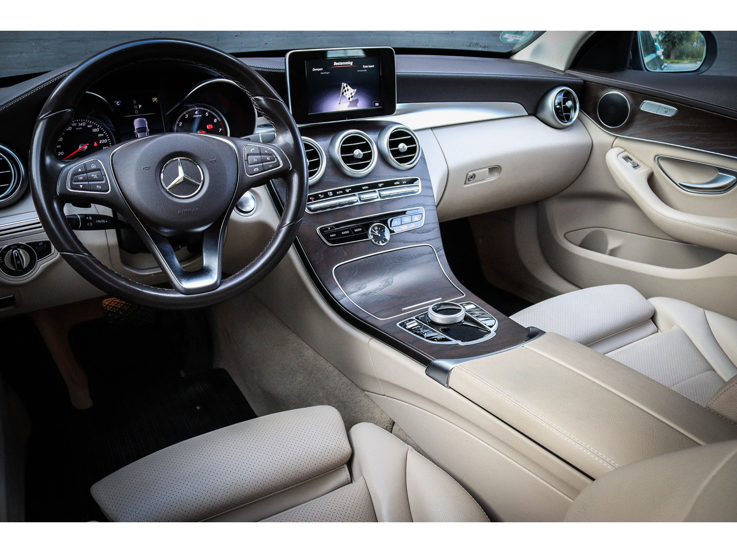 Mercedes-Benz Mercedes-Benz