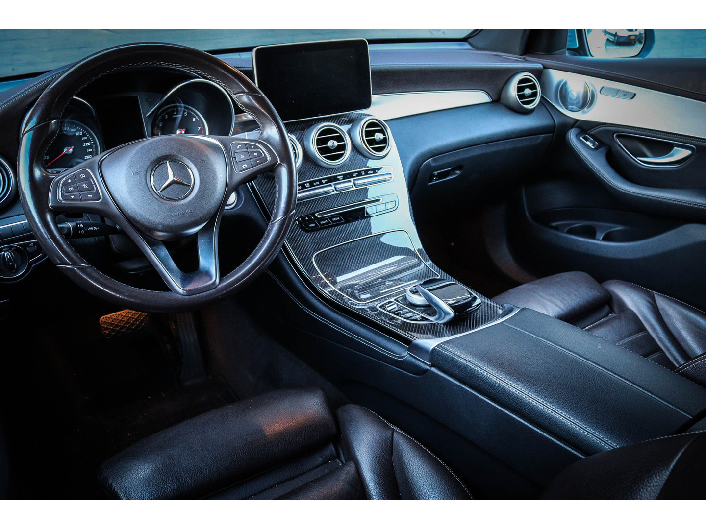 Mercedes-Benz Mercedes-Benz