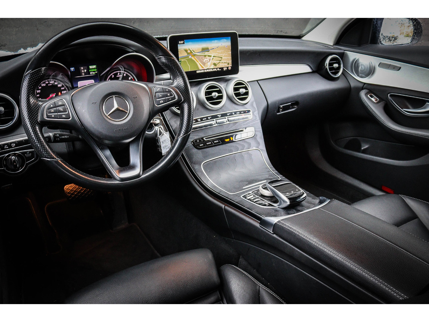 Mercedes-Benz Mercedes-Benz