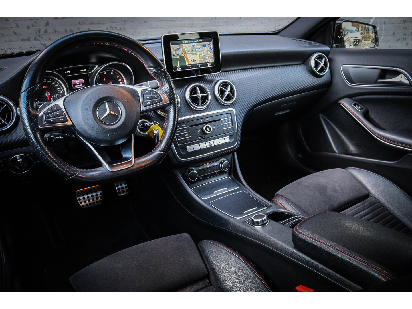 Mercedes-Benz Mercedes-Benz