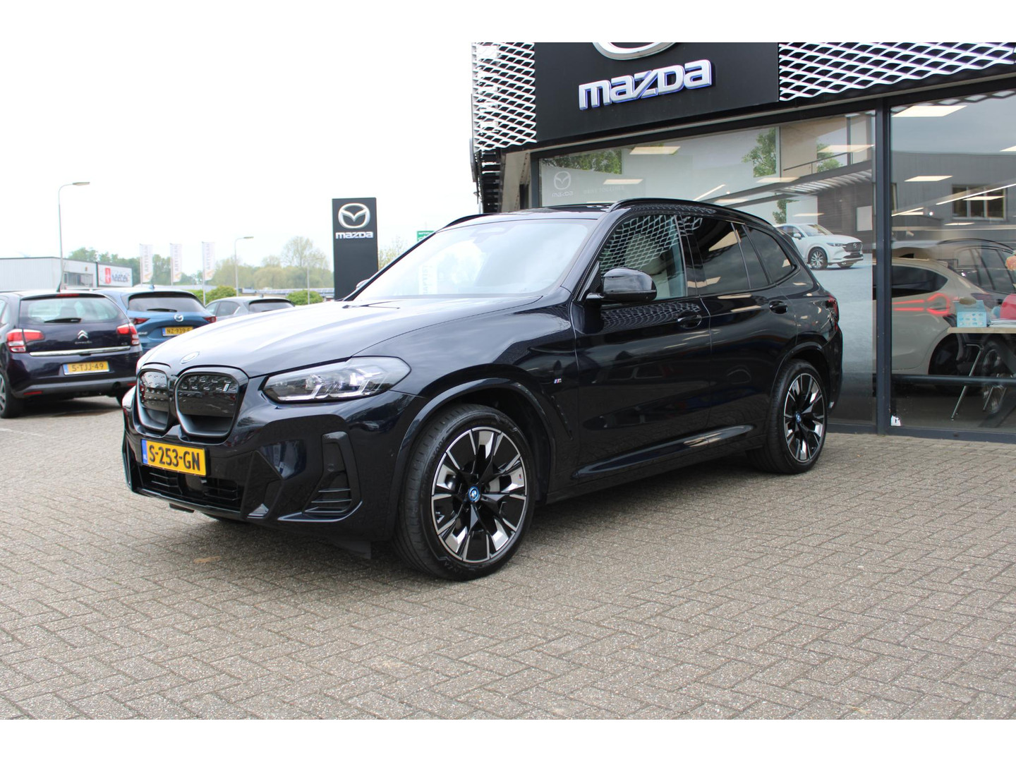BMW BMW