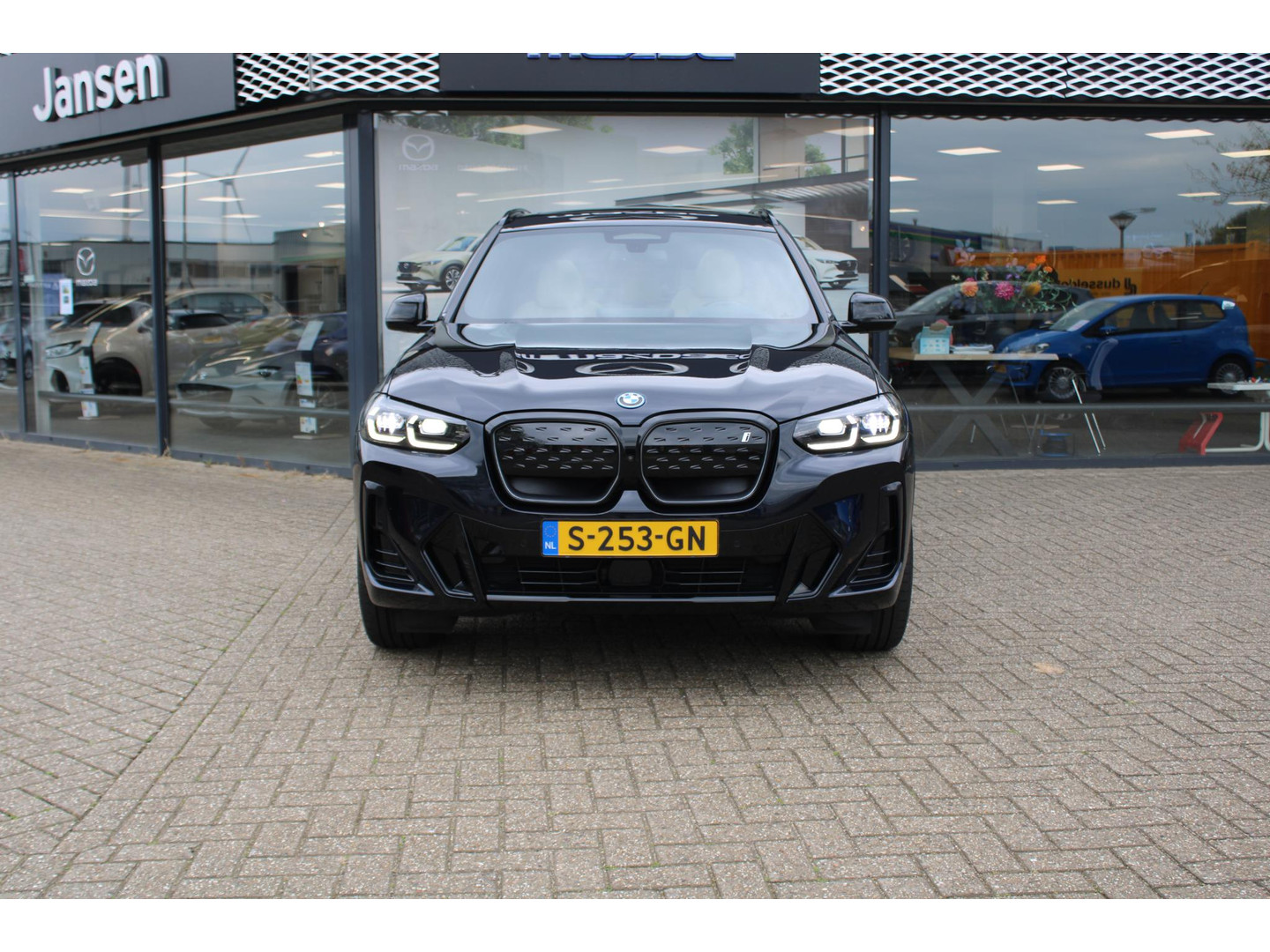 BMW BMW