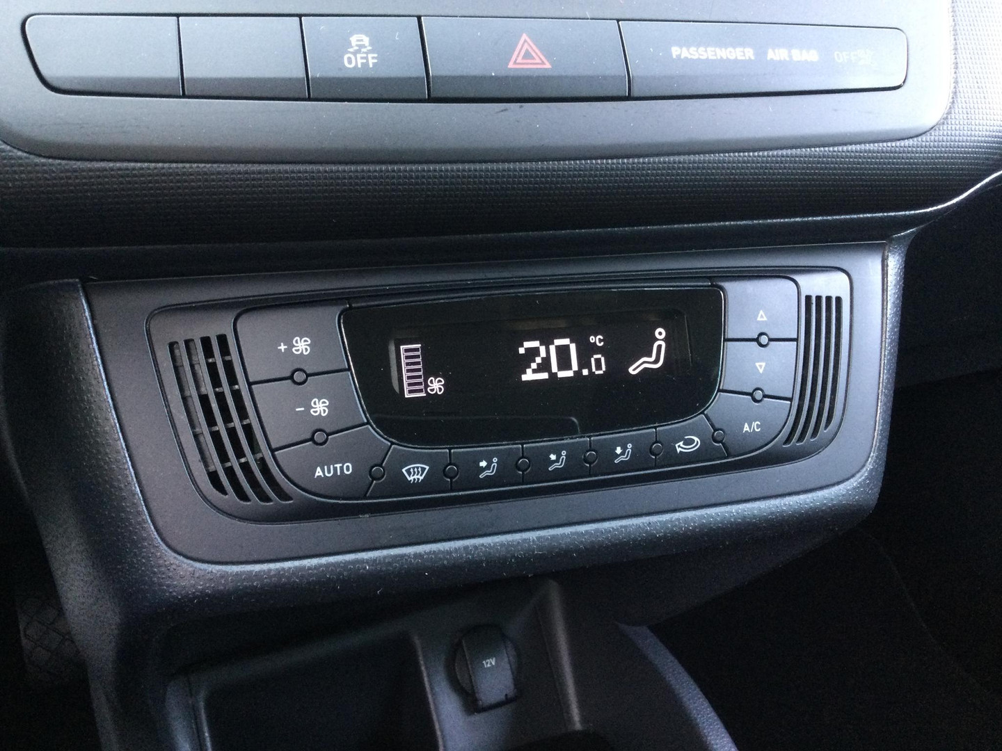 SEAT SEAT