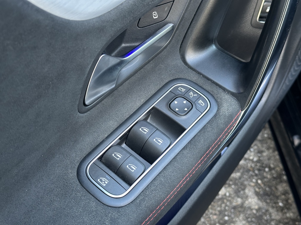 Mercedes-Benz Mercedes-Benz