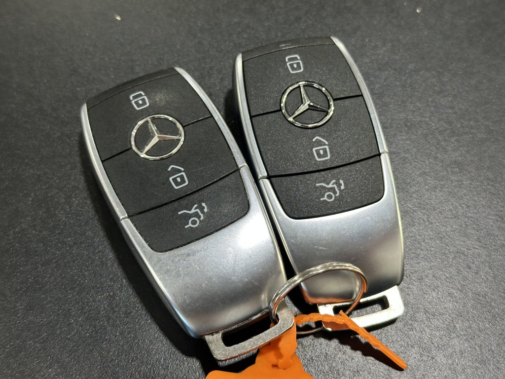 Mercedes-Benz Mercedes-Benz