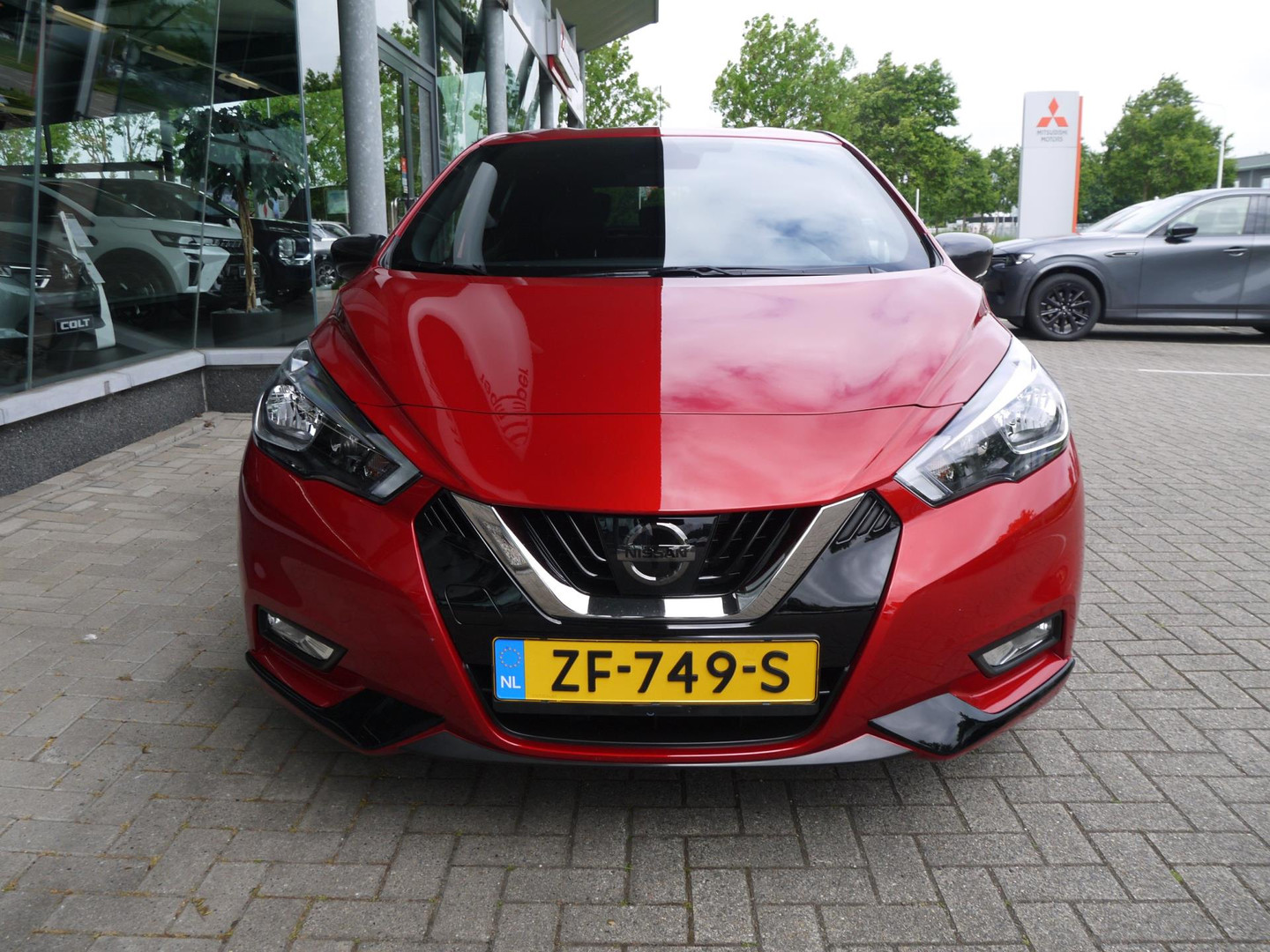 Nissan Nissan