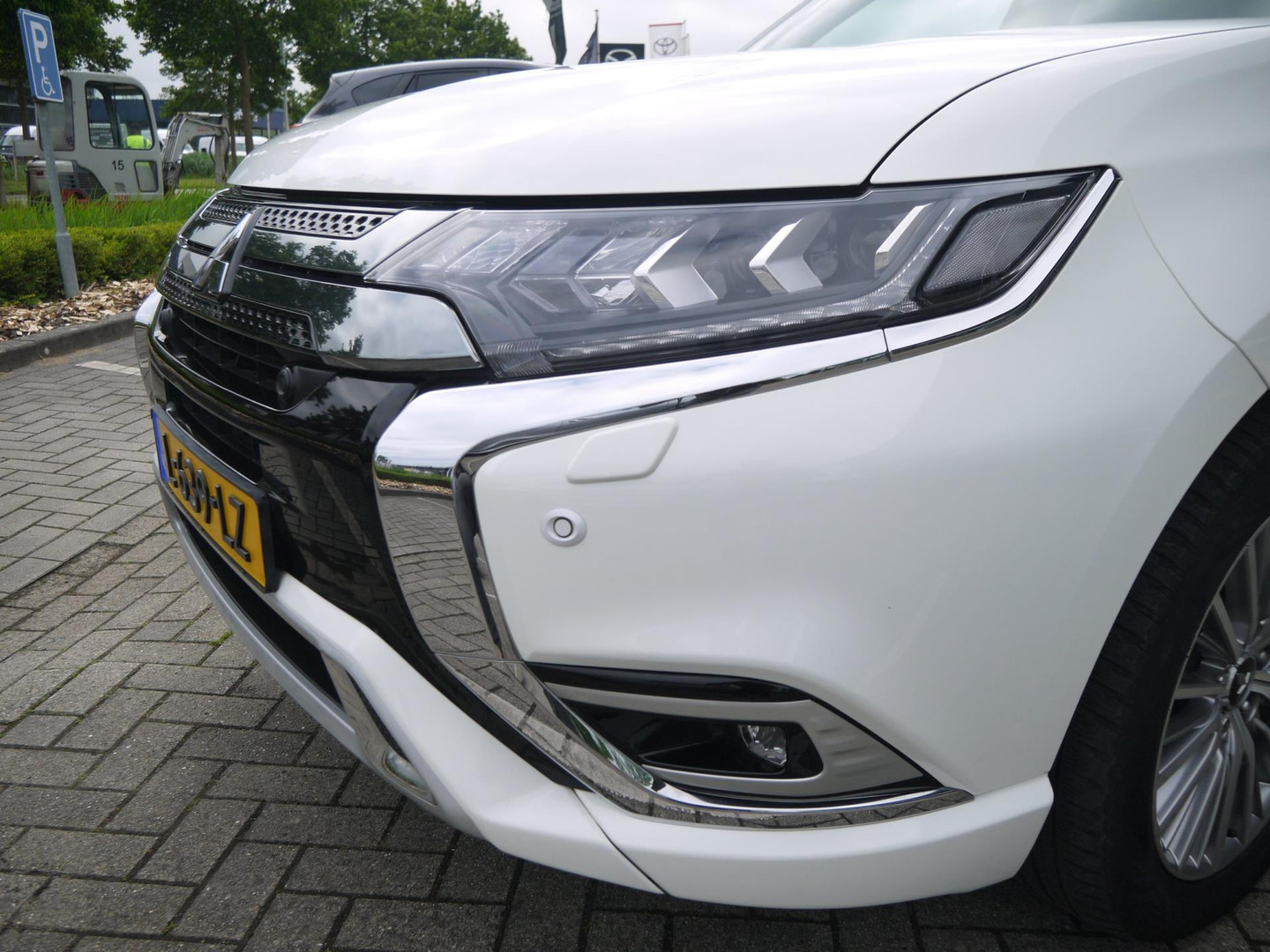 Mitsubishi Mitsubishi