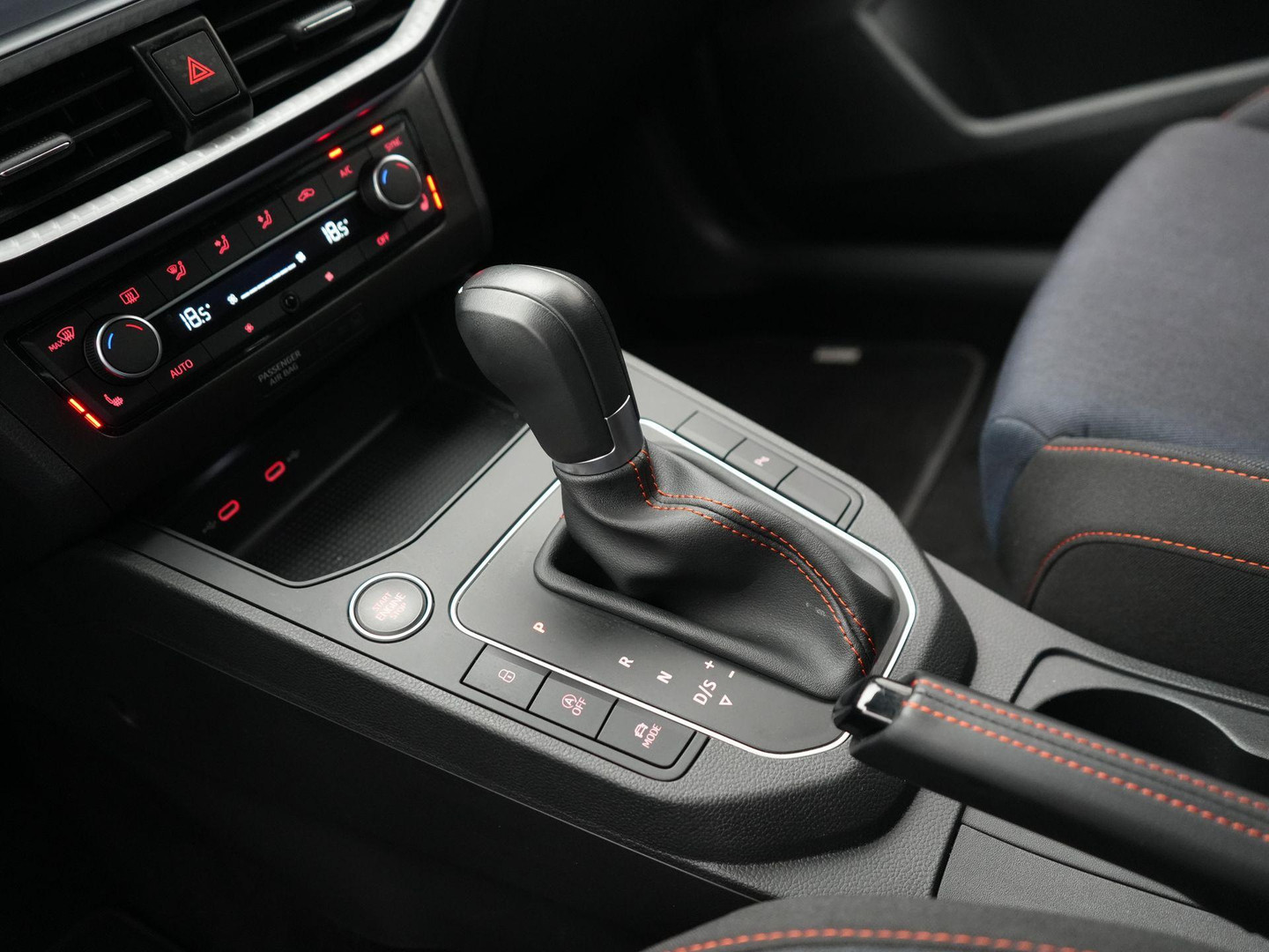 SEAT SEAT