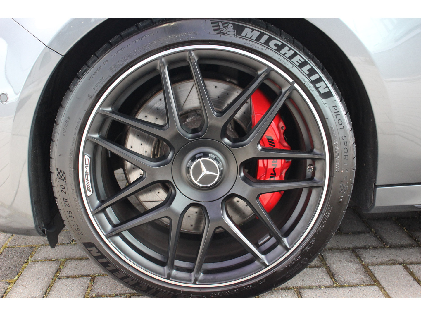 Mercedes-Benz Mercedes-Benz