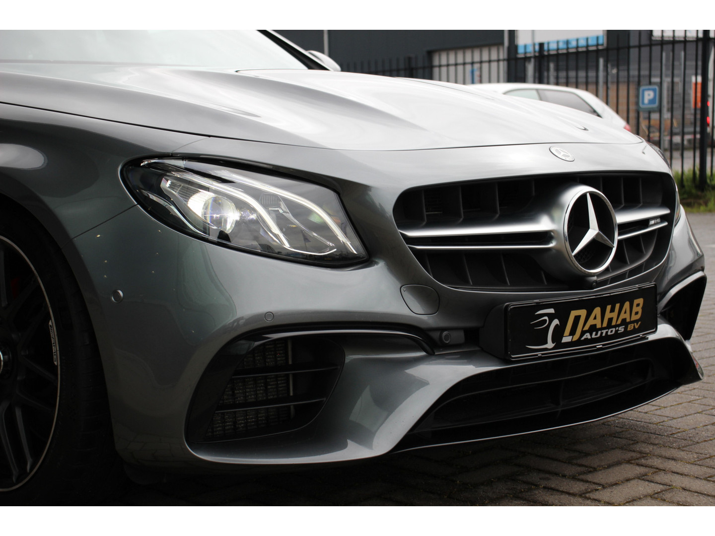 Mercedes-Benz Mercedes-Benz