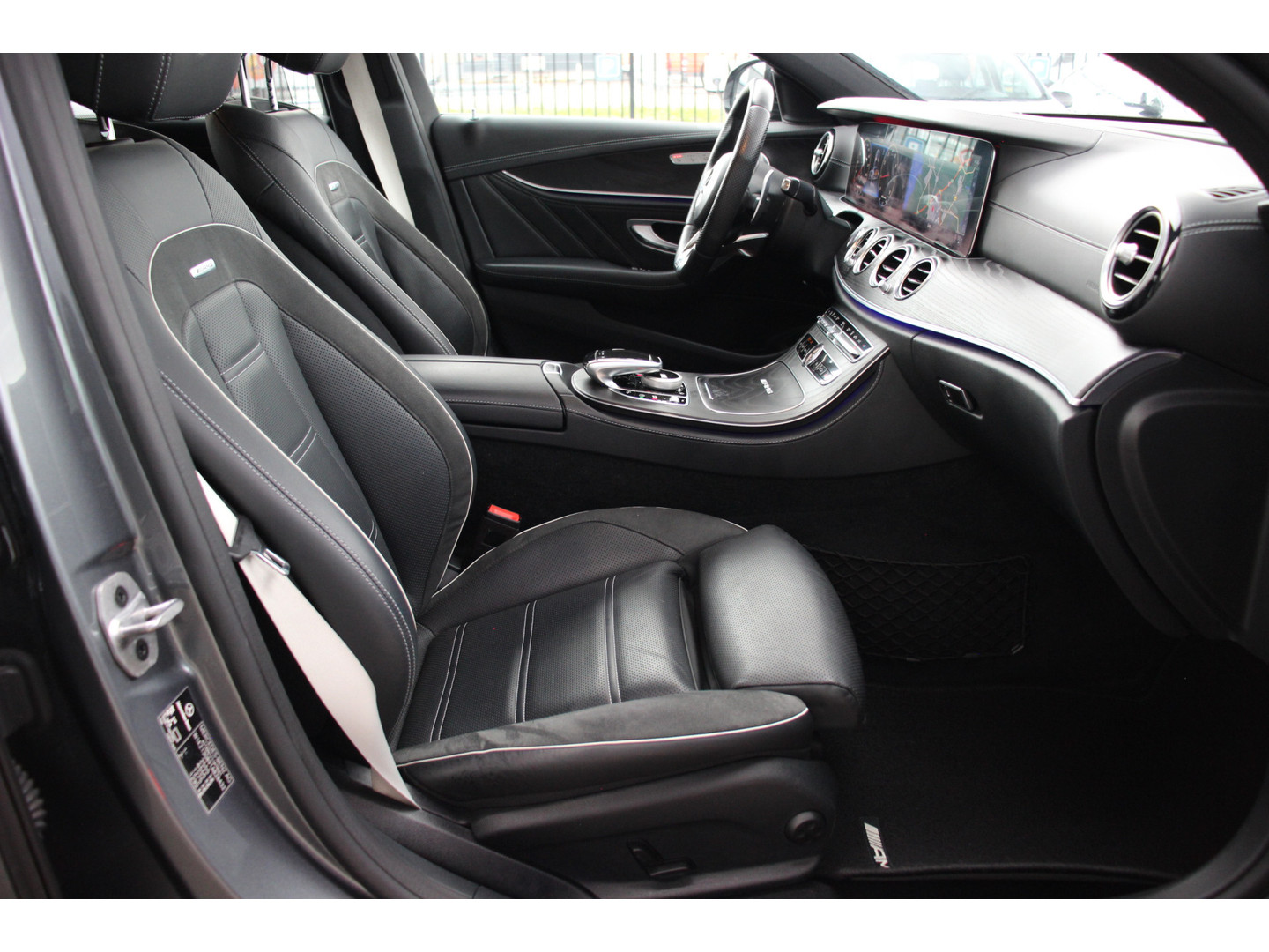 Mercedes-Benz Mercedes-Benz