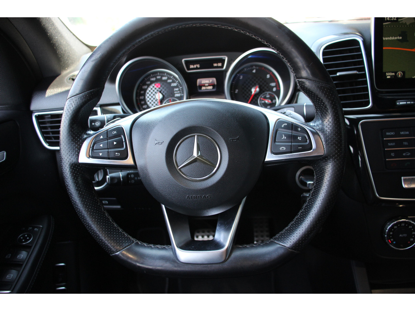 Mercedes-Benz Mercedes-Benz